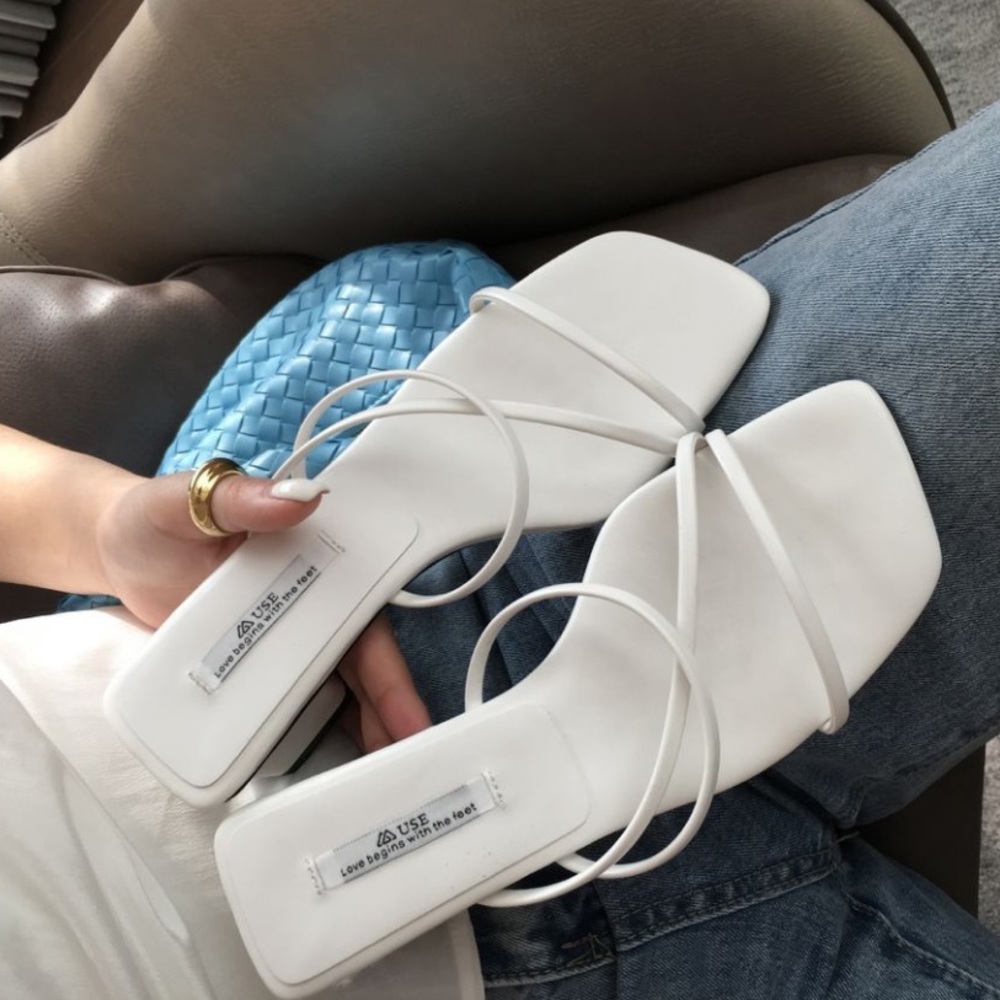 Chunky heel strappy sandals